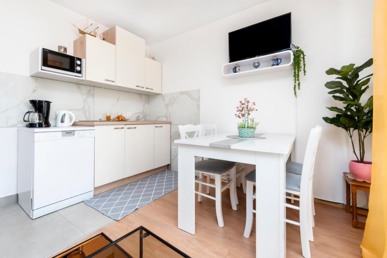 Apartment Roze Rovinj Buitenkant foto